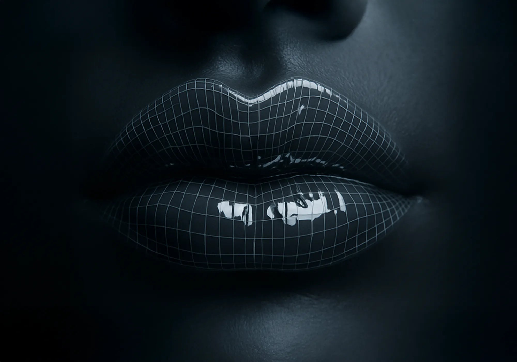 Lèvres brillantes avec quadrillage 3D illustrant l’effet repulpant sculptant d’un gloss : volume galbé, lumière contrôlée, hydratation haute définition.