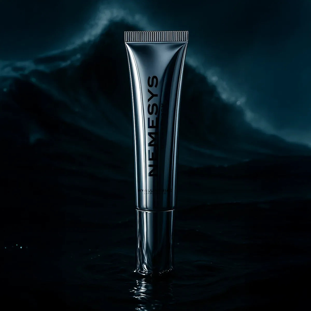 Gloss hydratant Ocean Bloom NEMESYS™ — acide hyaluronique, brillance fluide, vague sombre, effet galbe progressif